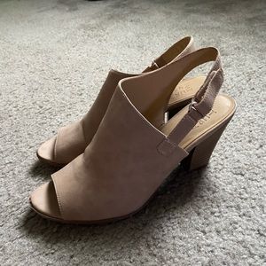 Naturalizer Slingback Peep-toe Block Heels